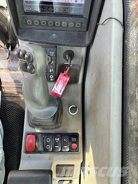 Schaeff TW110 حفارات زحافة