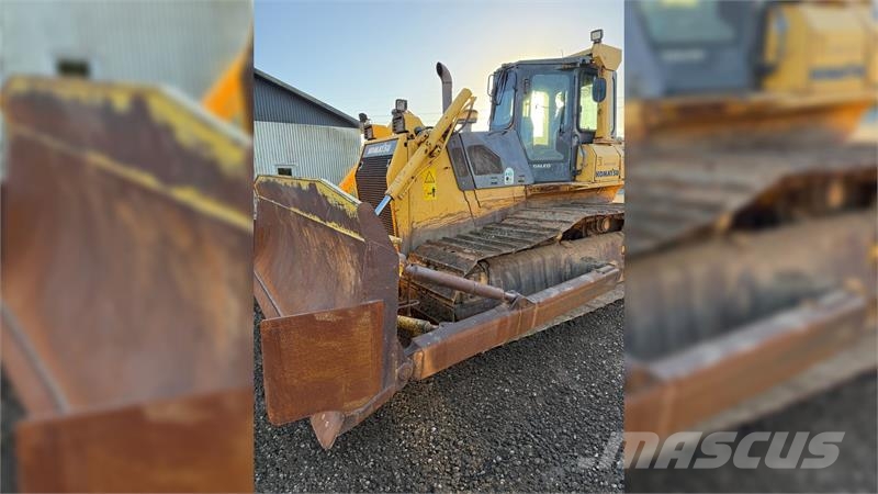 Komatsu D65PX-15 Spycharki gąsienicowe