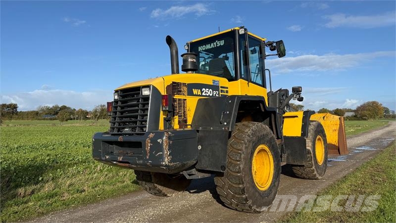 Komatsu WA250PZ-6 Cargadoras sobre ruedas