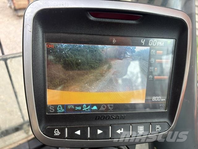 Doosan DX225LC-5 大型油圧ショベル12t以上(パワーショベル・ユンボ)