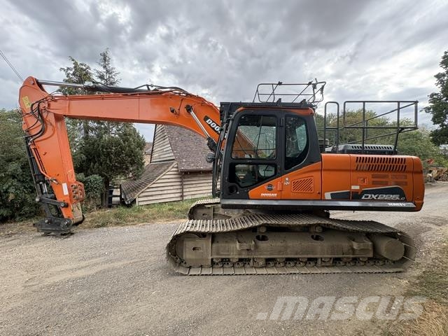 Doosan DX225LC-5 大型油圧ショベル12t以上(パワーショベル・ユンボ)