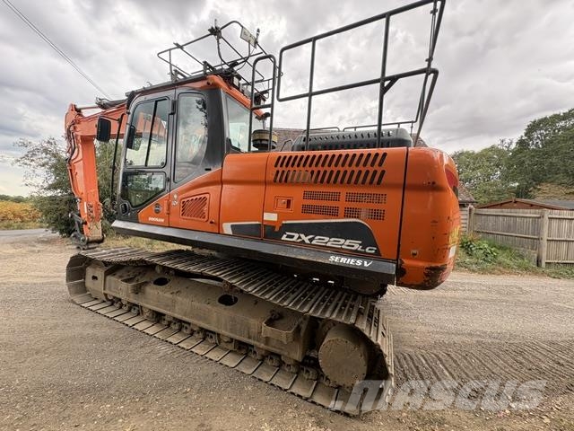Doosan DX225LC-5 大型油圧ショベル12t以上(パワーショベル・ユンボ)