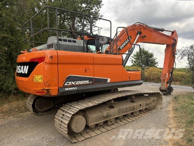 Doosan DX225LC-5 大型油圧ショベル12t以上(パワーショベル・ユンボ)