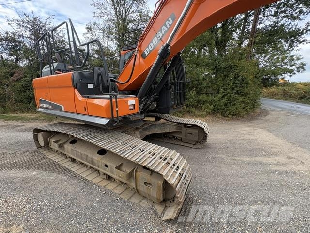 Doosan DX225LC-5 大型油圧ショベル12t以上(パワーショベル・ユンボ)