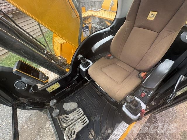 JCB JS130 Crawler excavators