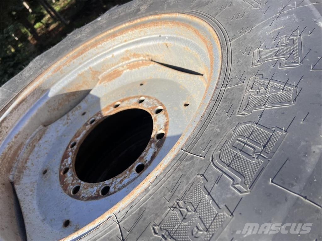 580/70R38 - 16,9R28 Tyres, wheels and rims