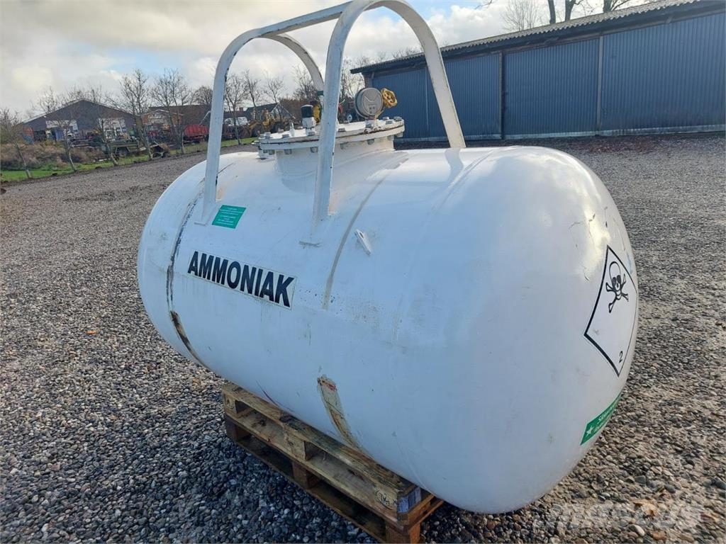 Agrodan Ammoniaktank 1200 kg Kraftstoff- und Zusatzstoffbehälter