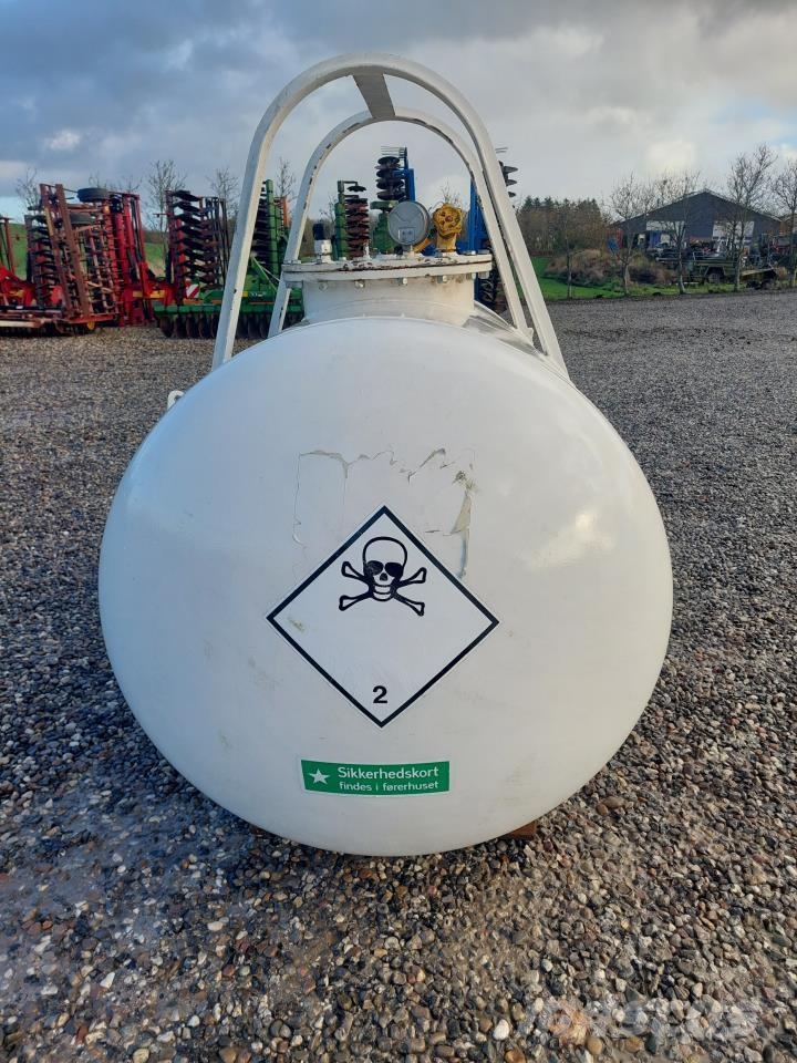 Agrodan Ammoniaktank 1200 kg Kraftstoff- und Zusatzstoffbehälter