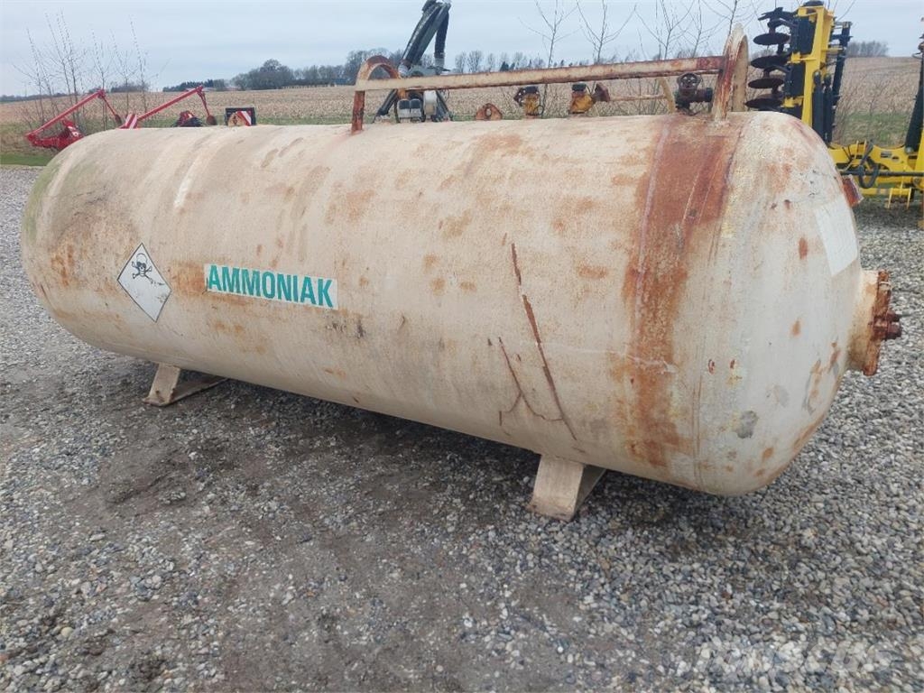 Agrodan Ammoniaktank 3200 kg Kraftstoff- und Zusatzstoffbehälter
