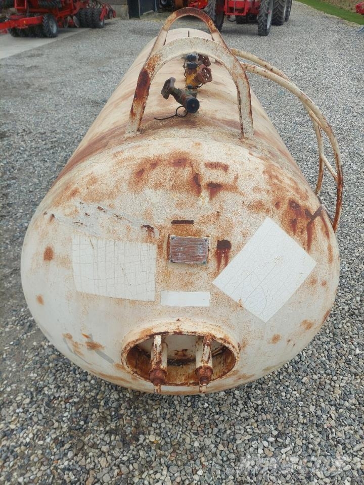 Agrodan Ammoniaktank 3200 kg Kraftstoff- und Zusatzstoffbehälter
