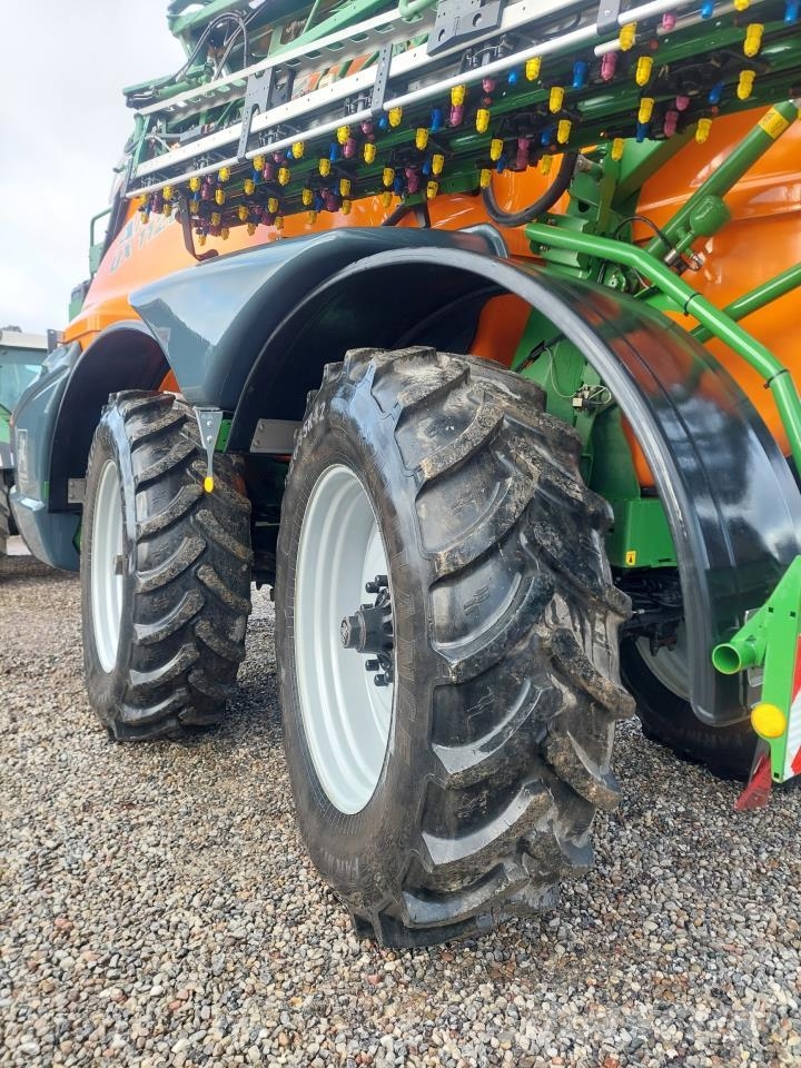 Amazone UX 11200 -36m med Amaselect Trailed sprayers
