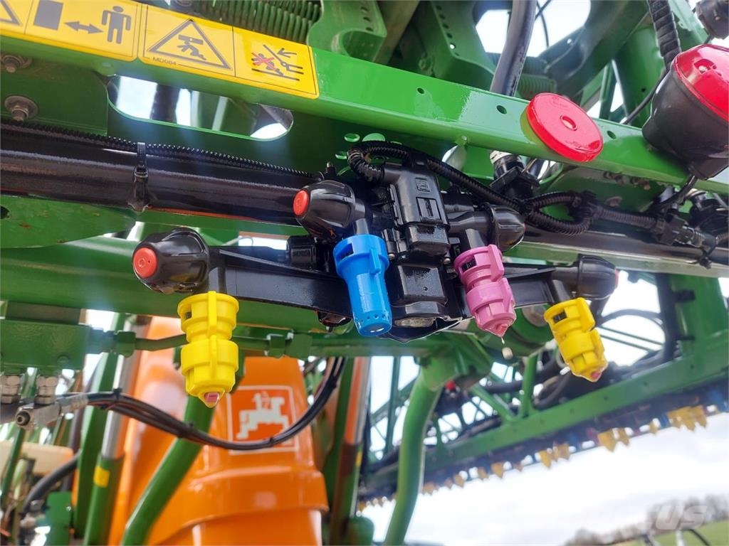 Amazone UX 11200 -36m med Amaselect Trailed sprayers