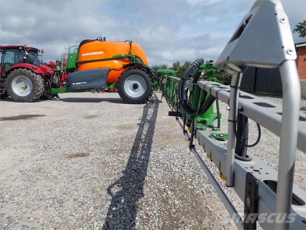 Amazone UX 8601 -30m- 25cm dyseafstand Vučene prskalice