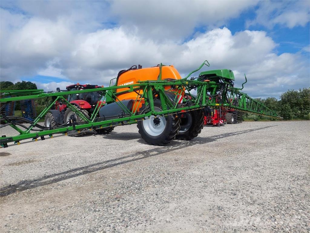 Amazone UX 8601 -30m- 25cm dyseafstand Vučene prskalice