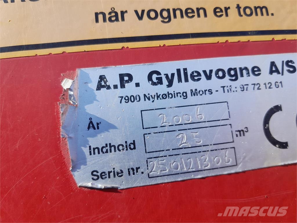 AP 25M3 TÅRN OG LIFT Цистерни за цимент