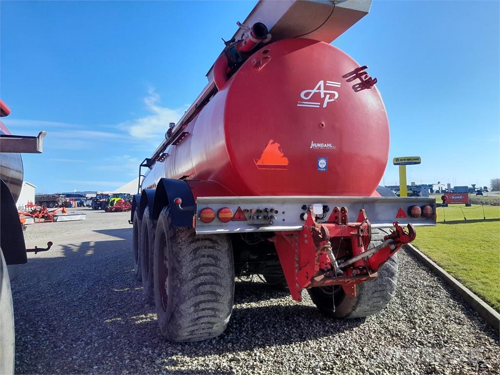 AP 25M3 TÅRN OG LIFT Цистерни за цимент