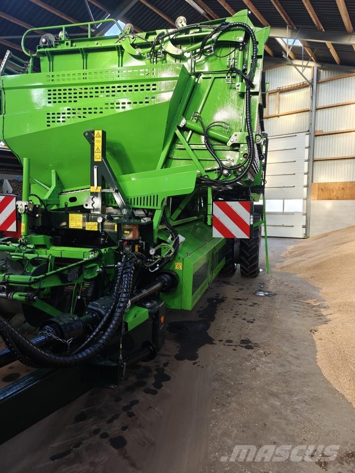 AVR 9200 VARIOWEB Potato harvesters