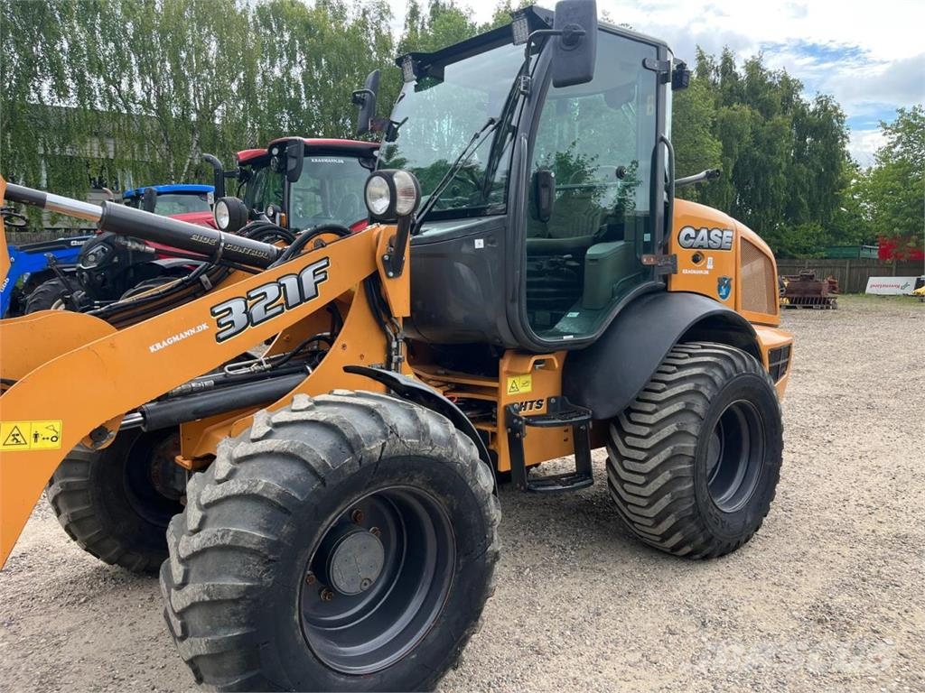 CASE 321F Wielladers