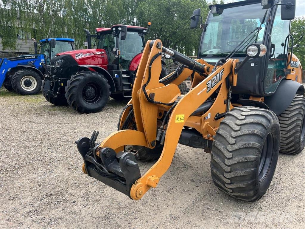 CASE 321F Wielladers