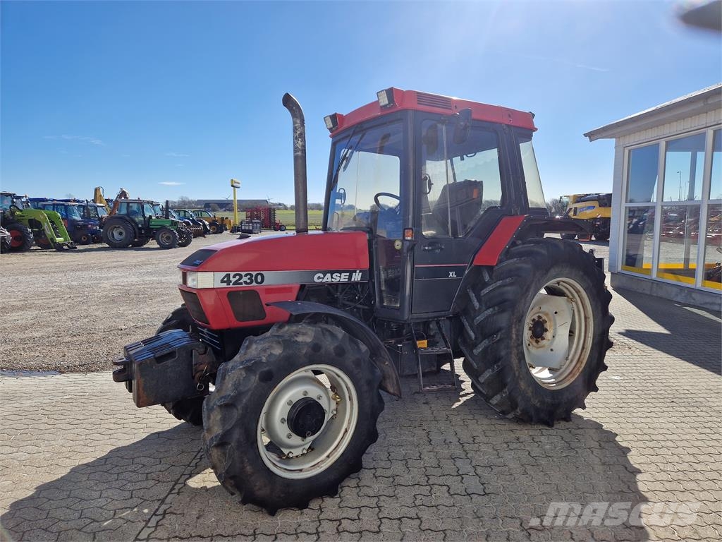Case IH 4230 XL Трактори