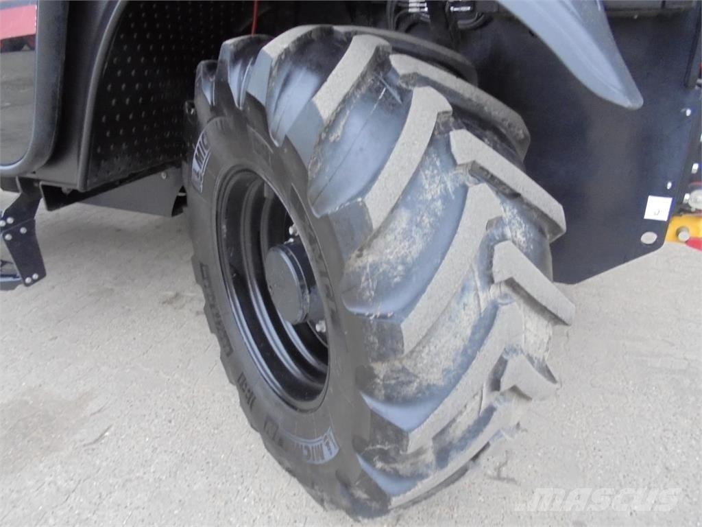 Case IH FARMLIFT 742 伸缩臂叉装车|叉装车