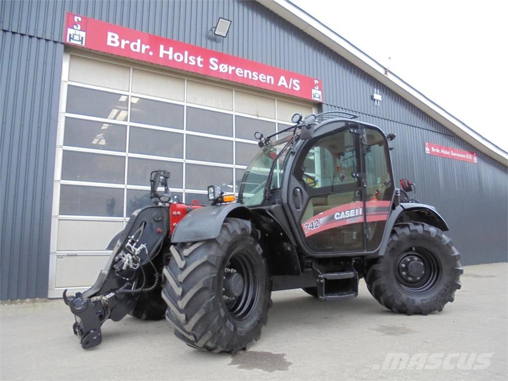 Case IH FARMLIFT 742 伸缩臂叉装车|叉装车