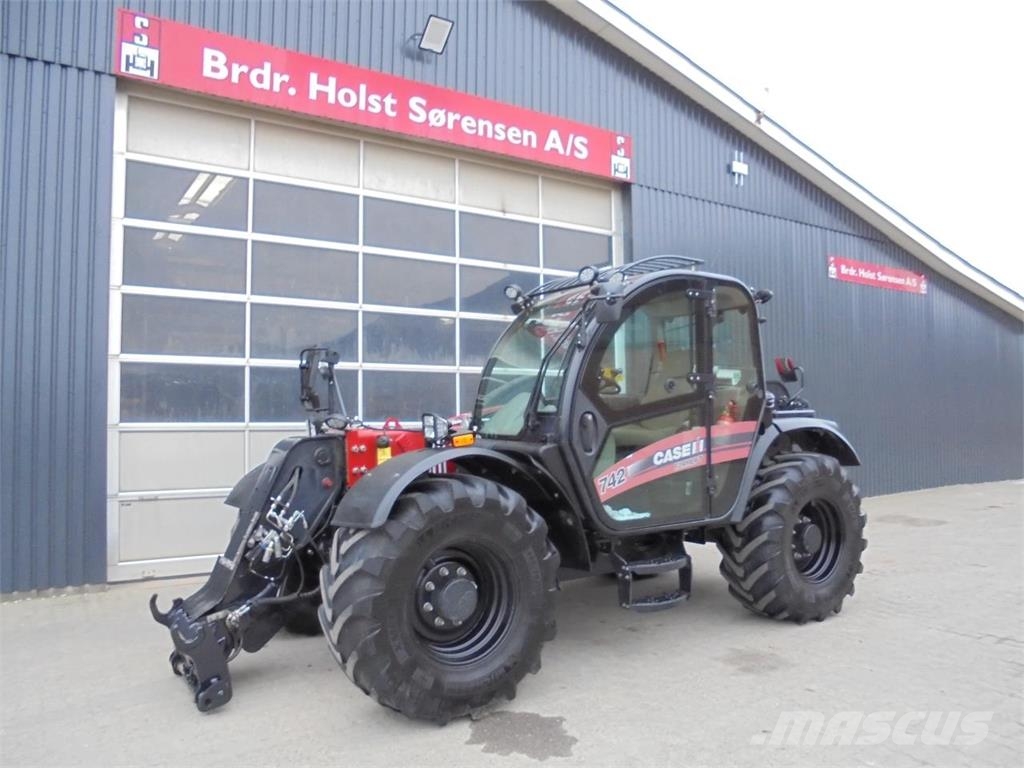 Case IH FARMLIFT 742 伸缩臂叉装车|叉装车