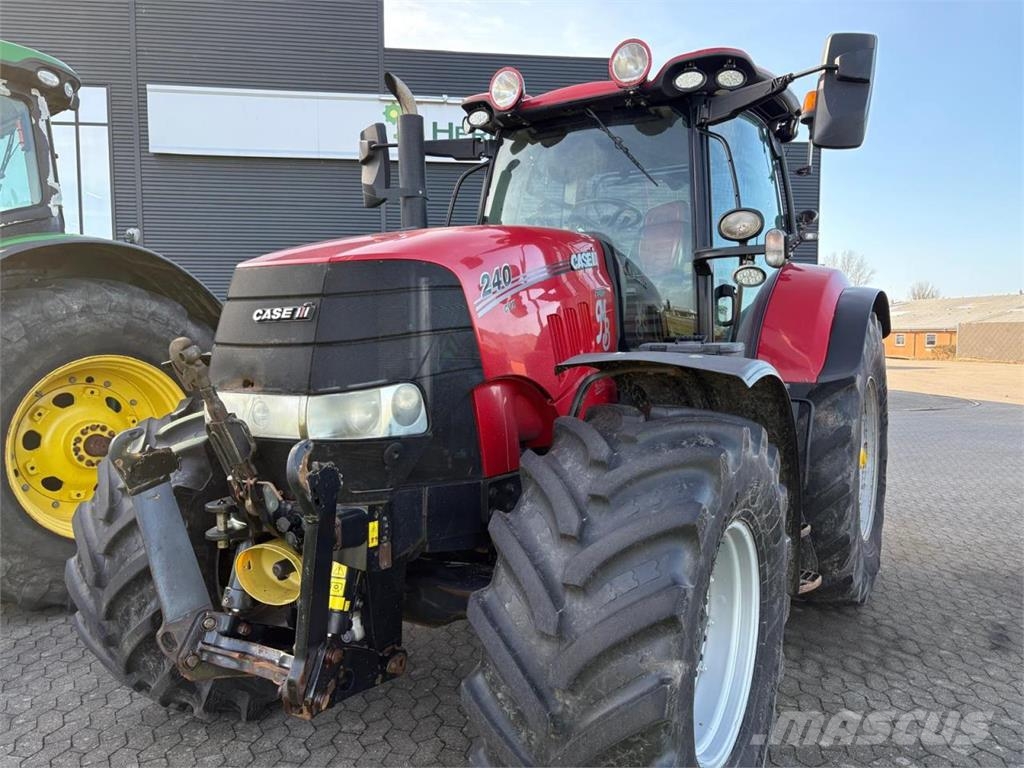 Case IH PUMA 240 CVX Traktori