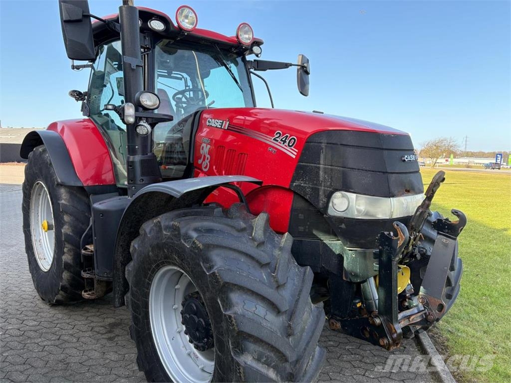 Case IH PUMA 240 CVX Traktori