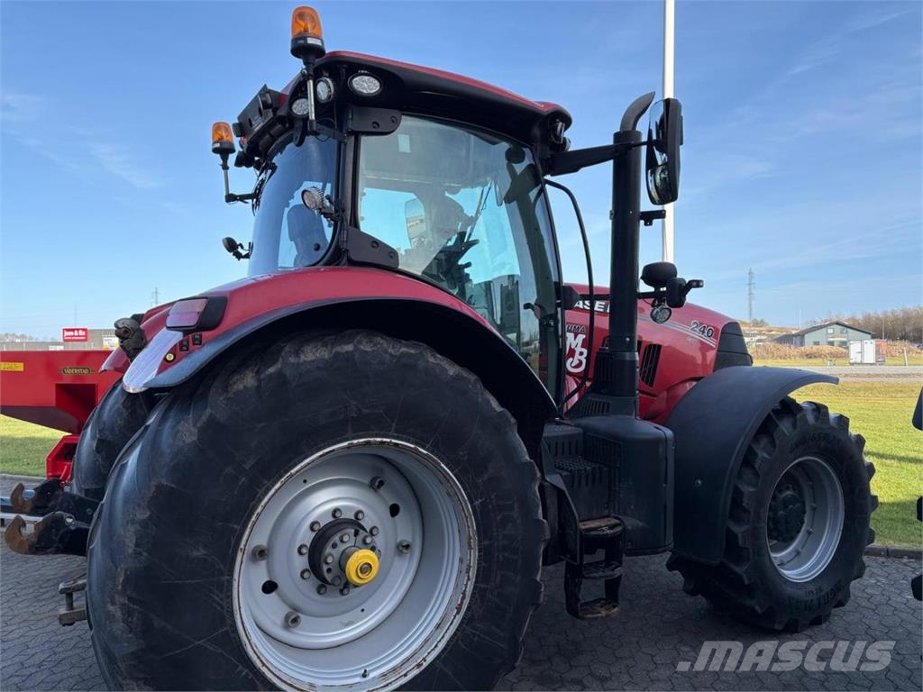 Case IH PUMA 240 CVX Traktori