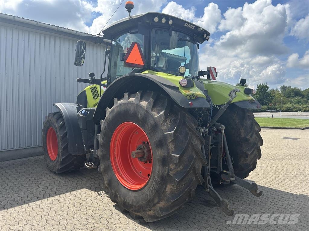 CLAAS AXION 870 Traktorer