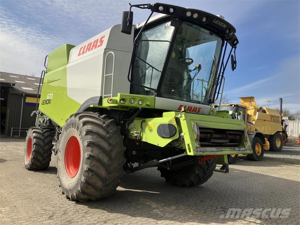 CLAAS Lexion 670 Kombinované zberacie stroje