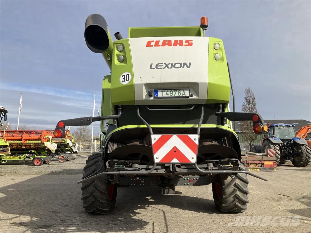 CLAAS Lexion 670 Kombinované zberacie stroje