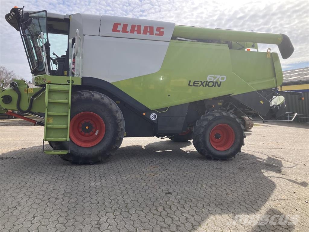 CLAAS Lexion 670 Kombinované zberacie stroje