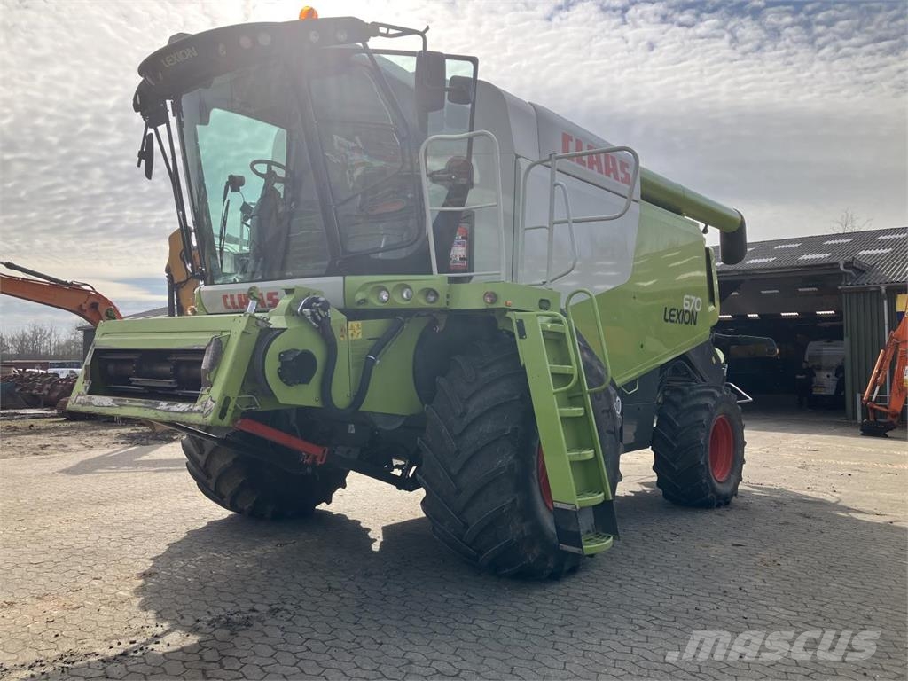 CLAAS Lexion 670 Kombinované zberacie stroje