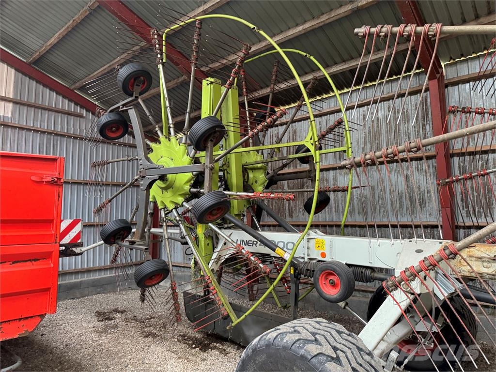 CLAAS LINER 4000 Okretači i sakupljači sena