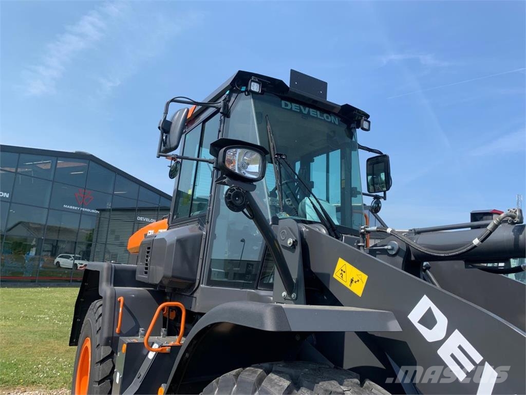 Develon DL250-7 Iekrāvēji uz riteņiem