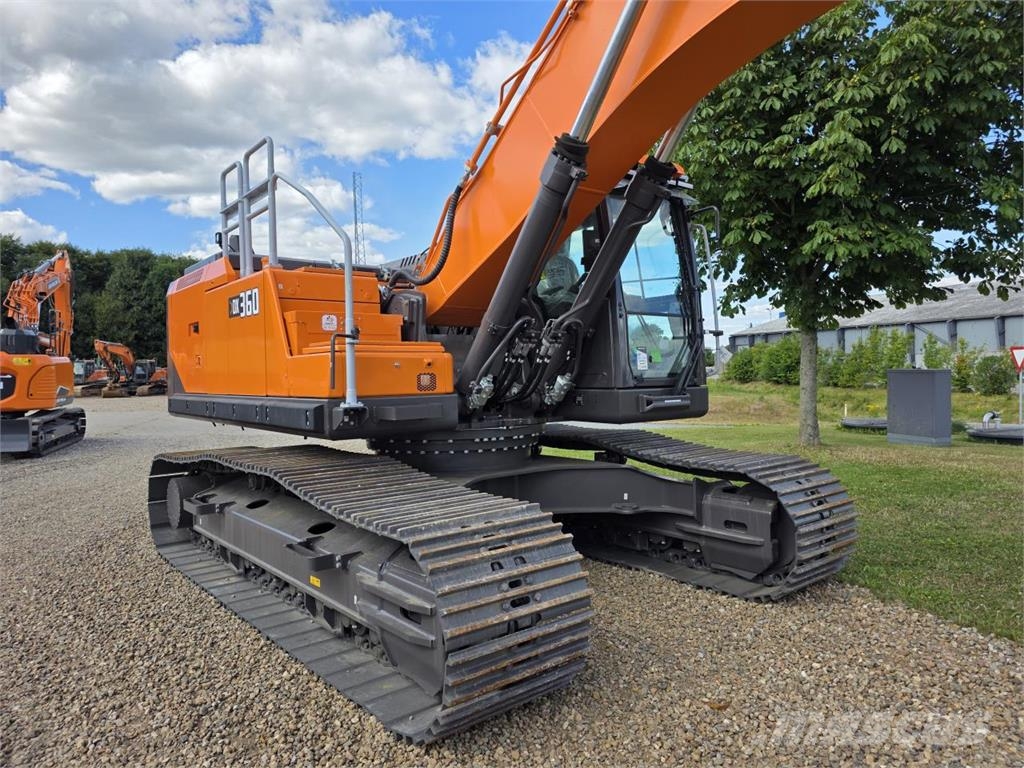 Develon DX360-9 Rupsgraafmachines
