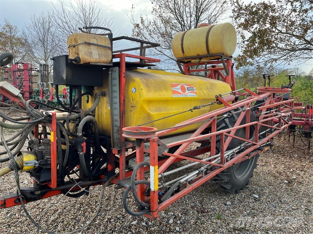 Ekko 2800L Çekilir pülverizatörler