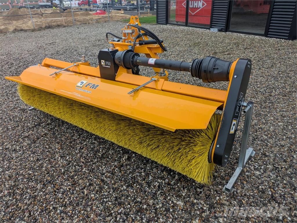 FM MF 275 Borstar & borstskopor