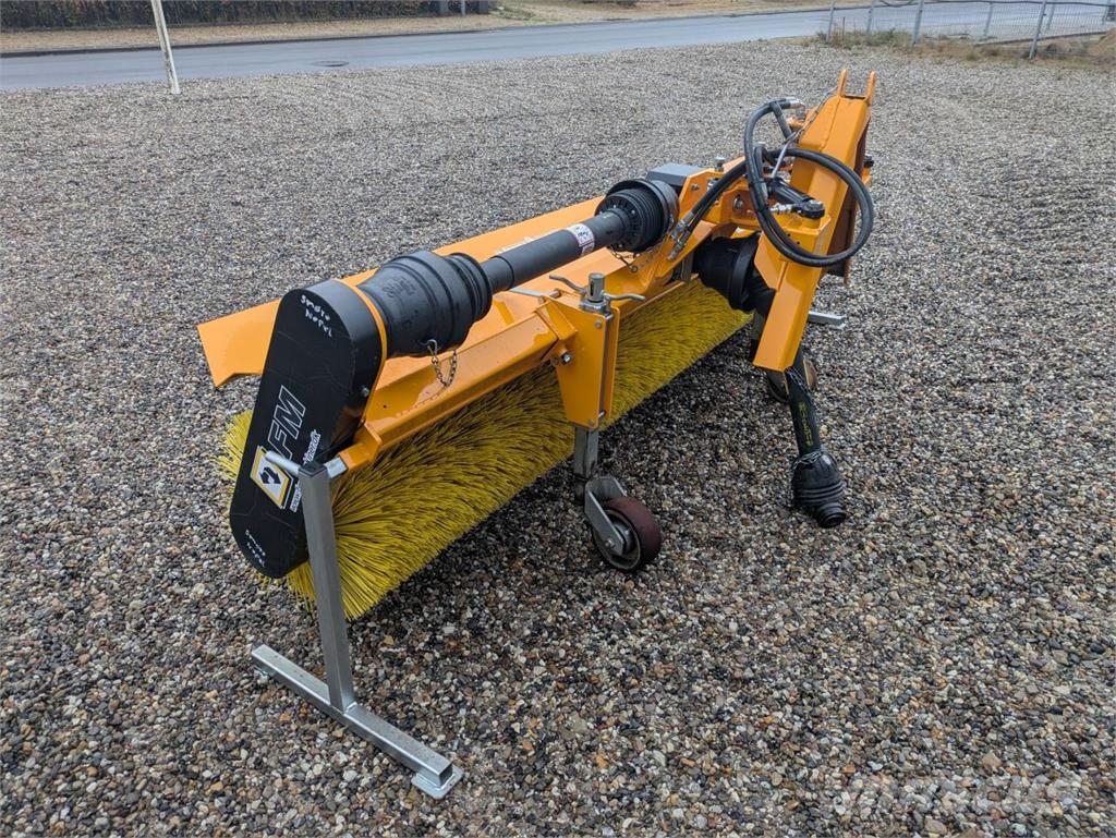FM MF 275 Borstar & borstskopor