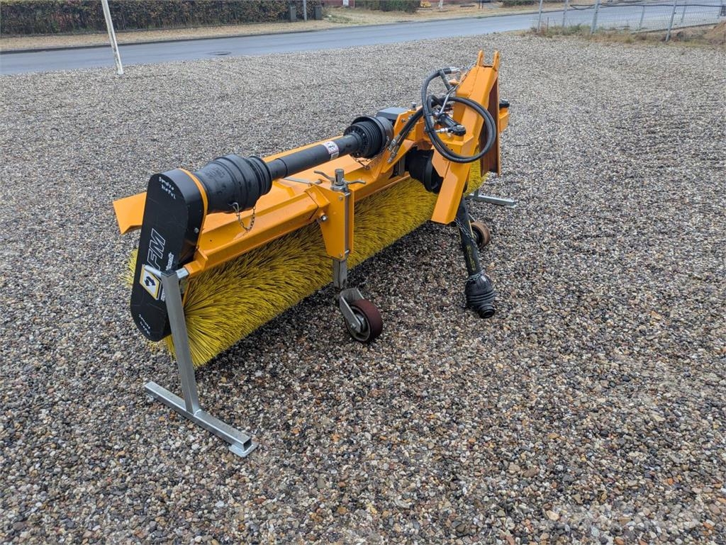 FM MF 275 Borstar & borstskopor