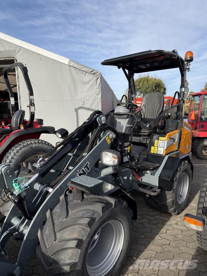 GiANT G2700 X-TRA HD PLUS Pienkuormaajat