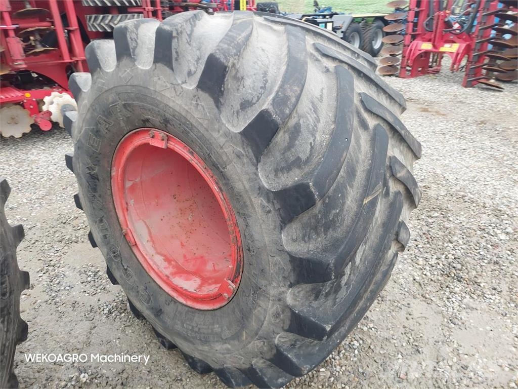Goodyear Terra-Tire 73 x 44.00 - 32 NSH Tyres, wheels and rims