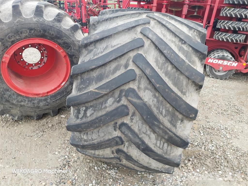 Goodyear Terra-Tire 73 x 44.00 - 32 NSH Tyres, wheels and rims