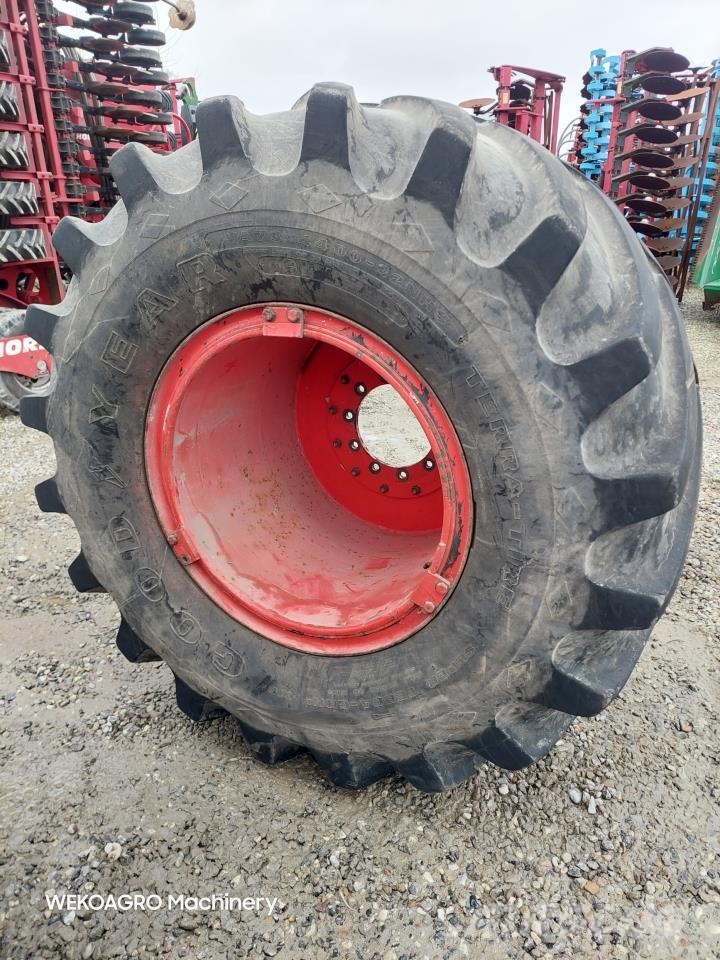 Goodyear Terra-Tire 73 x 44.00 - 32 NSH Tyres, wheels and rims