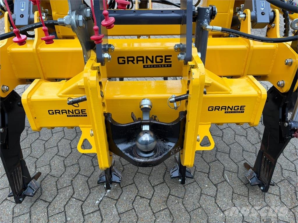 GRANGE CCT 4M Charrue à dents
