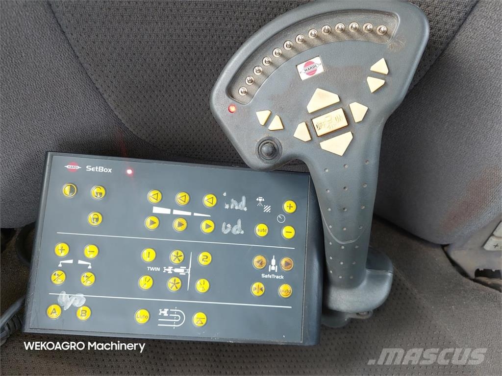 Hardi Commander 7000i - 36 m Twin Pulverizadores rebocados
