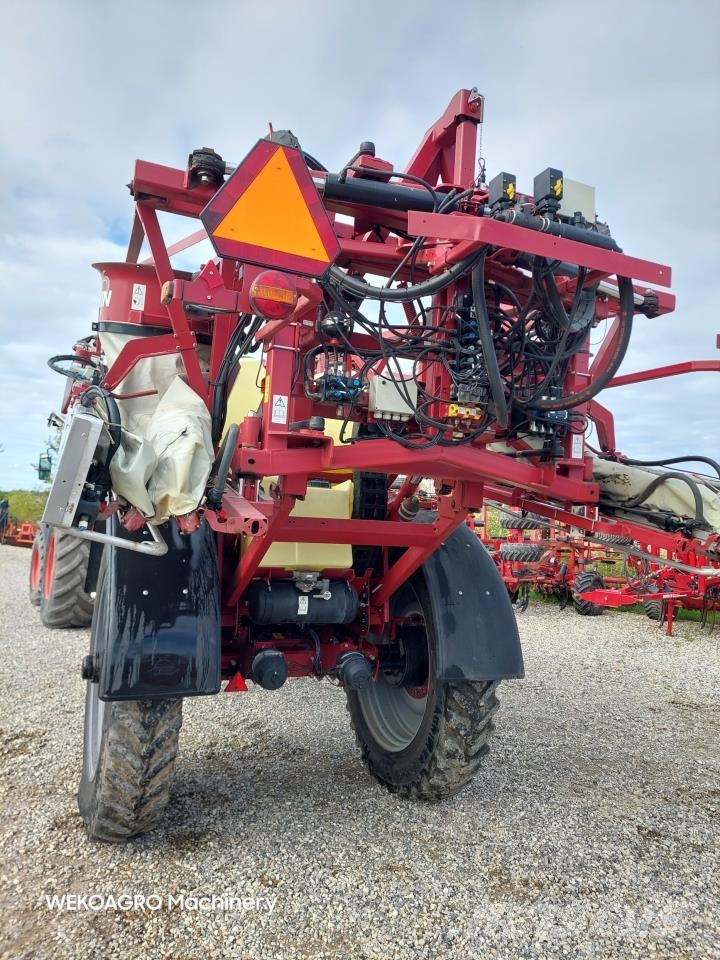 Hardi Commander 7000i - 36 m Twin Pulverizadores rebocados
