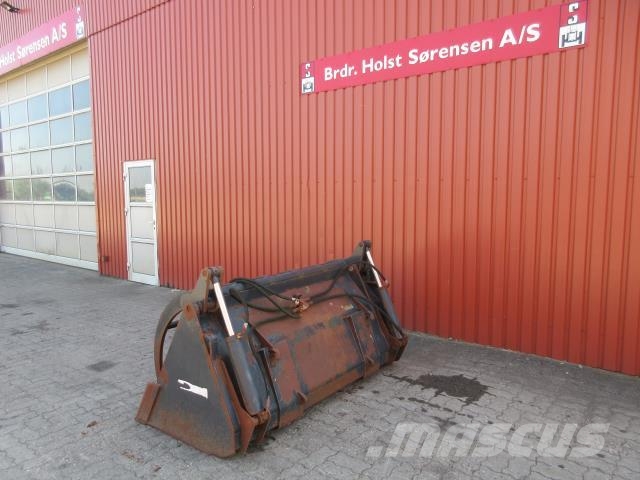 Hauer . Cits traktoru papildaprīkojums
